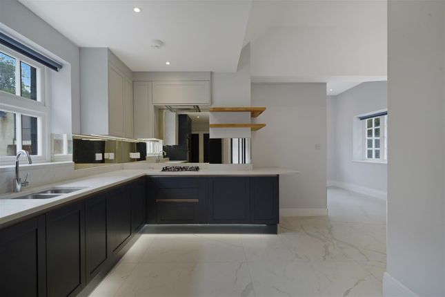 Room 4, 6, Newall Close, Uxbridge photo 4