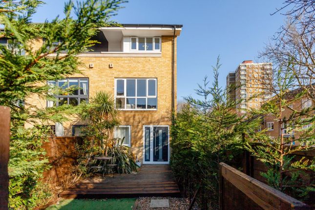 Thumbnail Town house for sale in Hampstead Walk, London