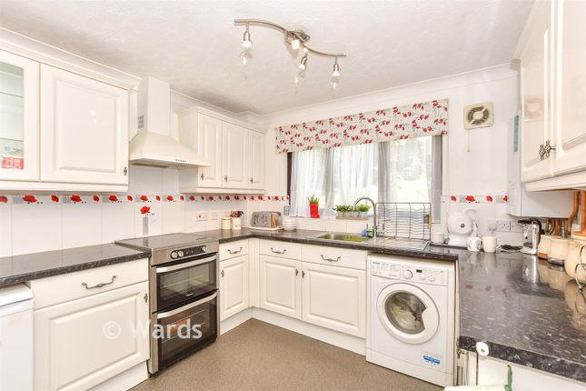 3-bed semi-detached on 20, Hillcrest, Ashford, £350,000
