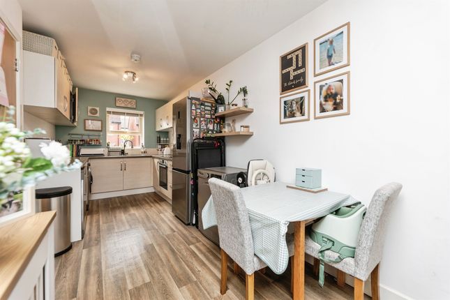 6, Camplin View, Pontefract photo 3