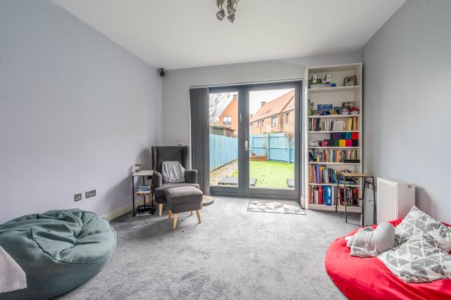 Town house for sale in Lotherington Avenue, Derwenthorpe, York