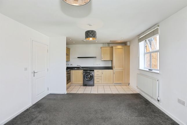 8, Rawlinson Road, Crawley photo 4