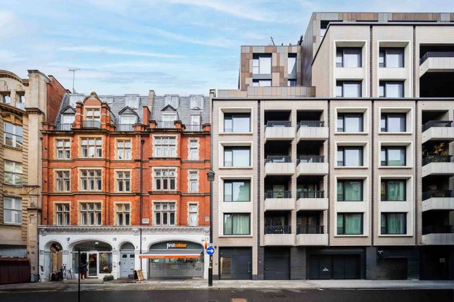 Thumbnail Flat to rent in Newman Street, Fitzrovia, London