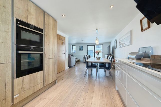 7, Ocean Gateway, Kent photo 4