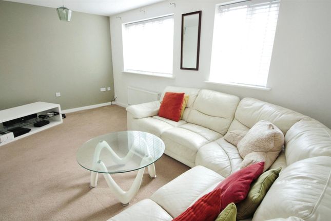 Town house for sale in Wild Flower Way, Leeds