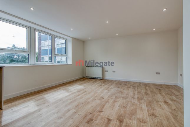 2a, Broadway North, Basildon photo 2