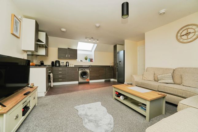 102, Vale Road, Cheltenham photo 2
