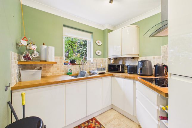 12 Hudson Court, Barrow Lane, Hessle photo 4