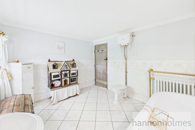 Cam05283G0-Pr0050-Still038