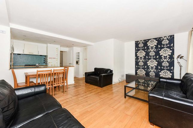 Flat for sale in Mile End Road, Whitechapel