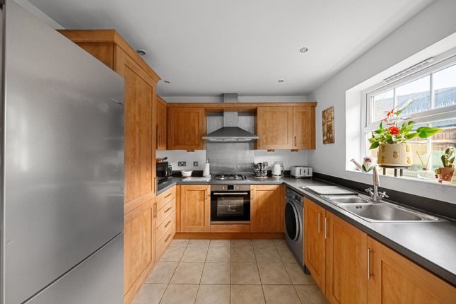 17, Liverymen Walk, Greenhithe photo 2
