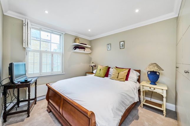Semi-detached house for sale in Sadlers Gate Mews, Commondale, Putney, London