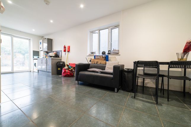 Call 02920 454555 To Secure Your Viewing_3