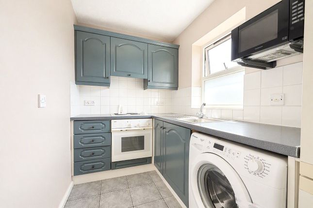 Flat 26, The Ashleighs,, Sanders Road, Essex photo 4