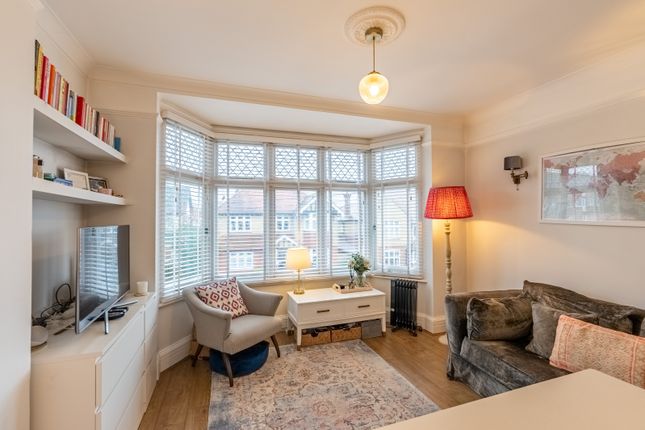 Flat for sale in Carlisle Avenue, St. Albans, Hertfordshire