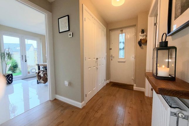 11, Milverton Avenue, Hyde photo 3