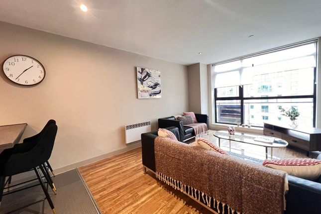 305, Trinity Edge, Salford photo 2