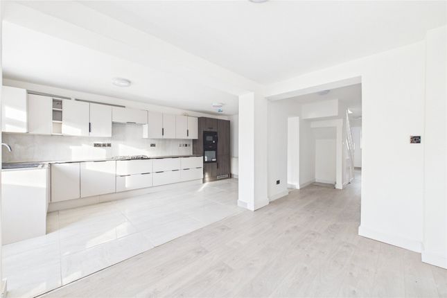 59, Field Way, Aldershot photo 2