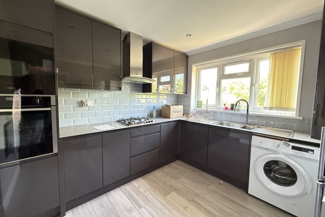 22, Gooseacre Lane, Harrow photo 3