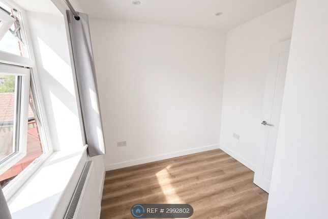 A Halesworth Road, Romford photo 5