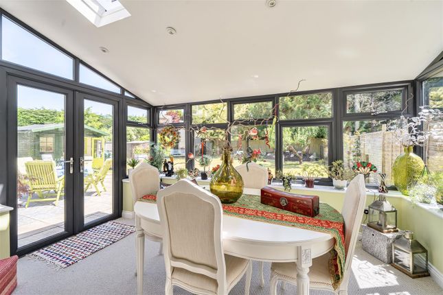 3 Woodhouse Court, Sea Road South, Bridport photo 4