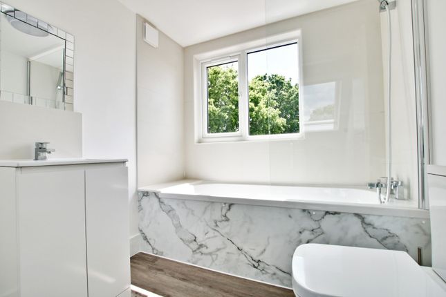 4, Almond Way, Bromley photo 4