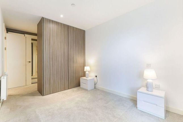Flat 401, Deveraux House, Duke Of Wellington Avenue, London photo 4