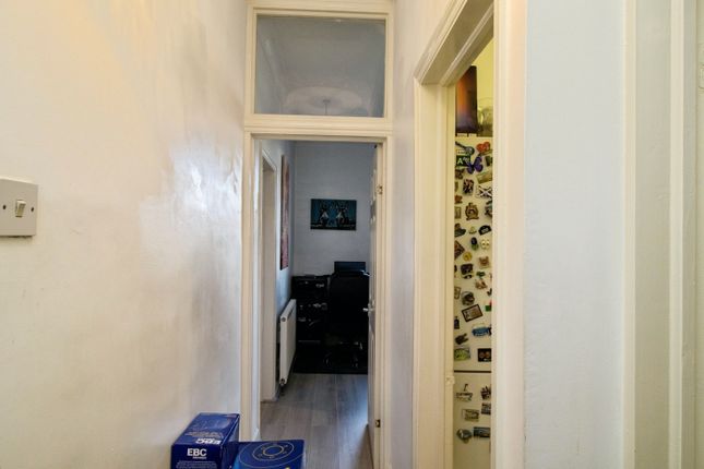 19, Cossington Road, Westcliff-on-Sea photo 4