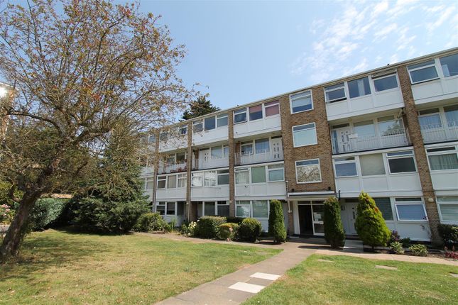 Flat to rent in Tarnwood Park, London