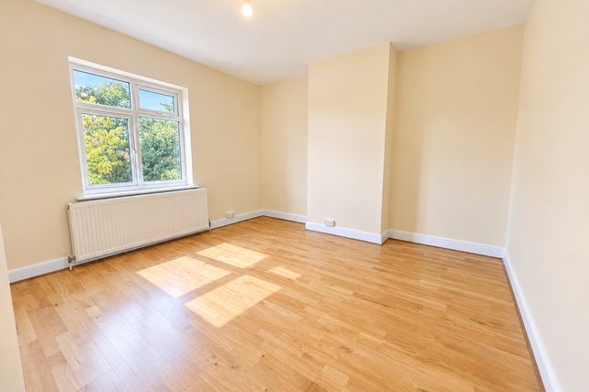 63, Crofts Road, Harrow photo 5