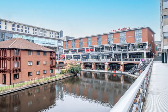 Canal Wharf 32400003