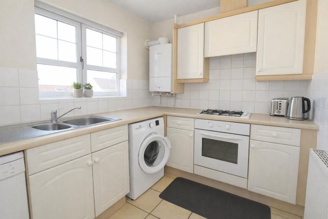 Flat 26, Grebe Court, Sandpiper Road, Sutton photo 3