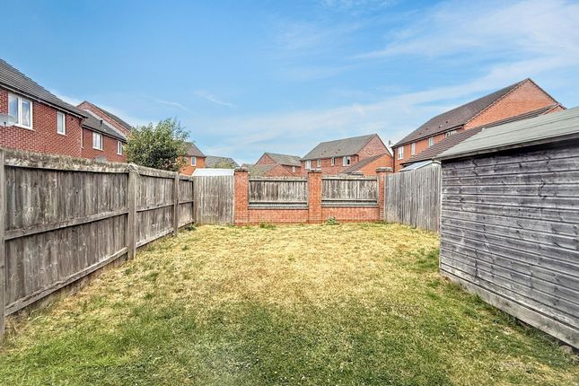 20 Farley Crescent, Ibstock photo 2