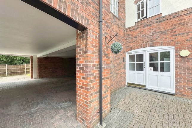 4, Cygnet Close, Compton, Wolverhampton photo 2