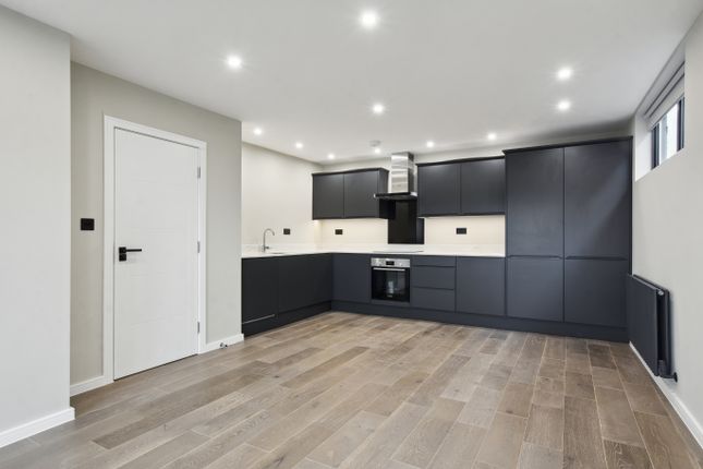 9, Ashgrove Court, Arcadia Avenue, London photo 4