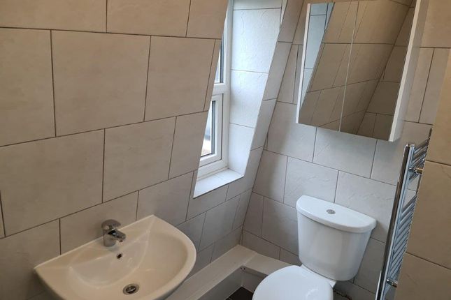98, Bensham Manor Rd, London photo 3