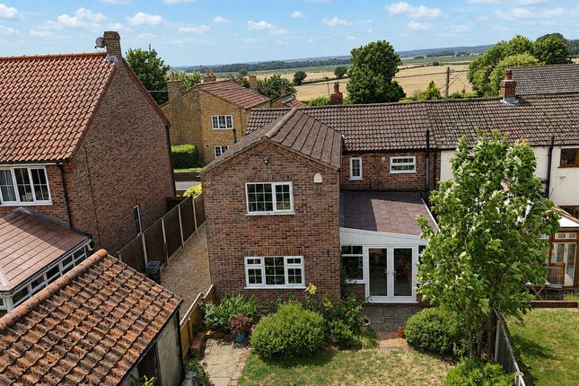 36 Low Road, Brigg photo 2
