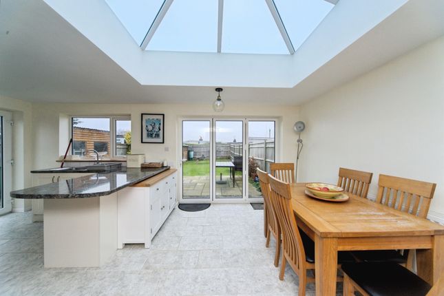 20, Harold Close, Pevensey photo 3