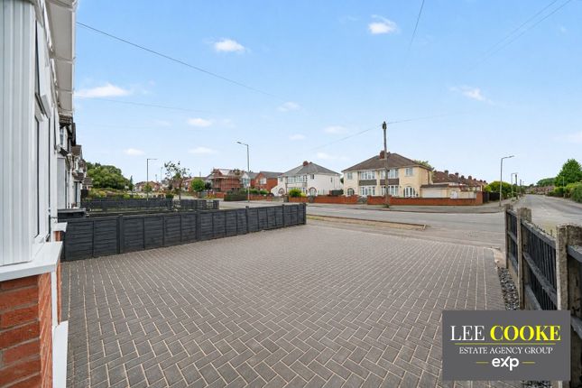 114, Blackhalve Lane, Wolverhampton photo 2