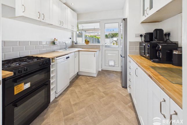 15, Arderne Close, Harwich photo 4