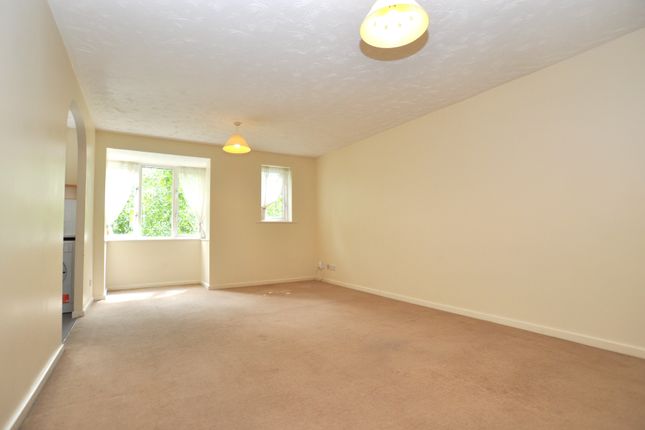 Flat to rent in Redoubt Close, Hitchin