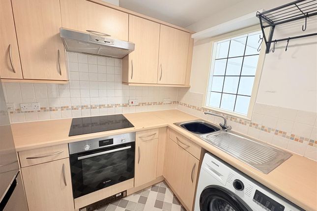 55, Chadwick Way, Southampton photo 2