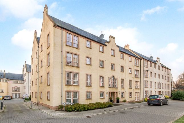 2-bed house on 21 The Walled Gardens, Abbey Park Avenue, St Andrews, £270,000