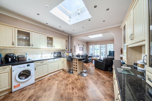 14 Lytton Road, Barnet photo 2