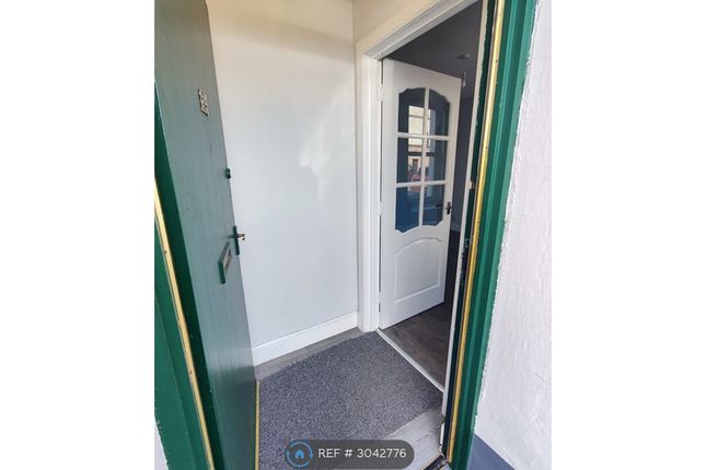 1-bed flat on Scott Street, Perth, £525/mo