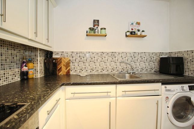 17, New Forest Way, Leeds photo 3