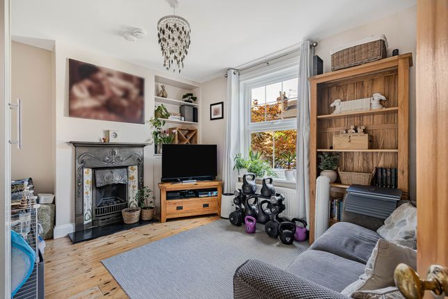 24 Gladstone Road, Ashtead photo 2