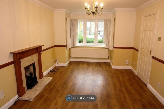 Holly Drive, Aylesbury photo 2