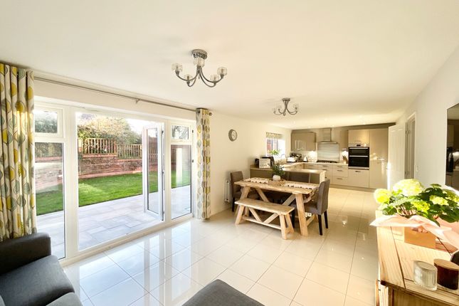 5 Wheelwright Drive, Stafford photo 3