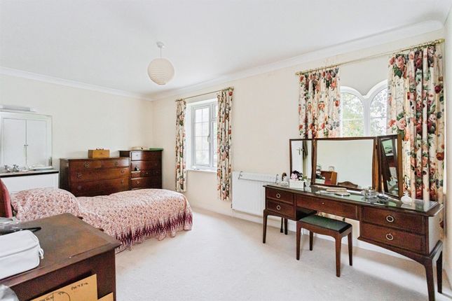 37, Blunts Wood Road, Haywards Heath photo 3